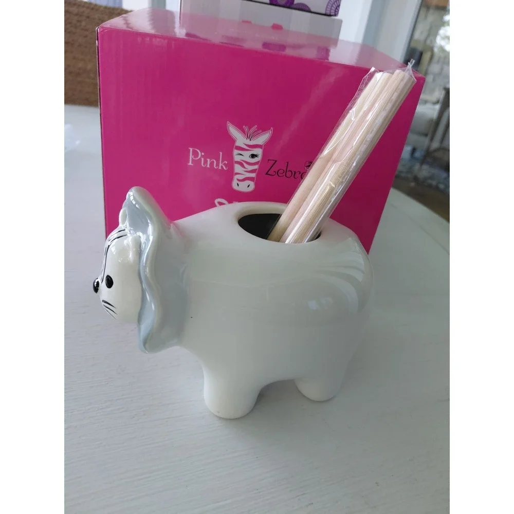 Pink Zebra Baby Lion Reed Diffuser Vase Just Add Soaks Brand New In Box